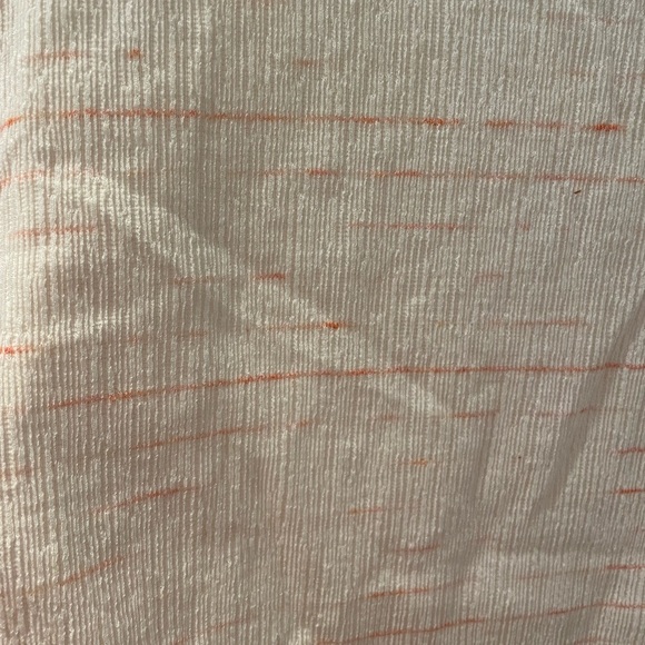 Cream and pink tshirt - Picture 4 of 4